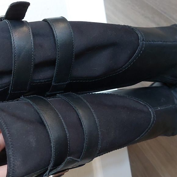 Tall black Clarks boots with flexible calf - Picture 4 of 10